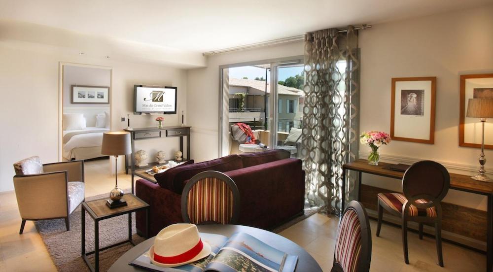 Residence Hoteliere 4 Etoiles Les Mas Du Grand Vallon Mougins Eksteriør billede